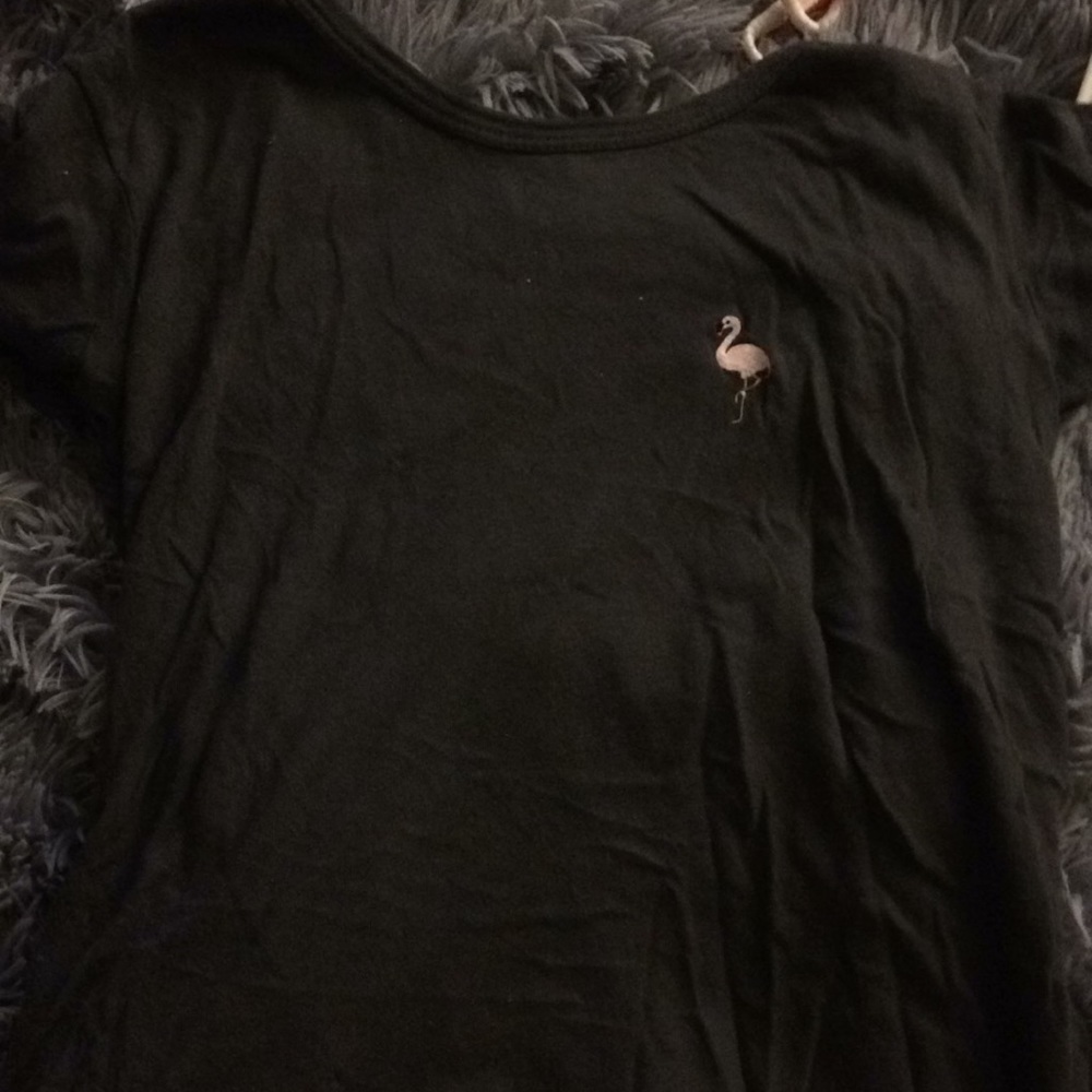 Dark grey t-shirt with embroidered pink flamingo